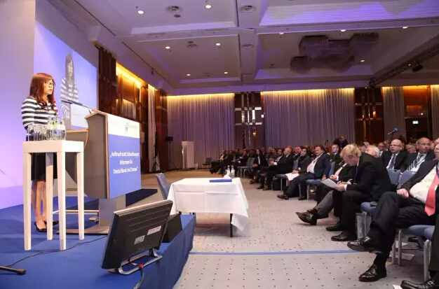 華為高級(jí)副總裁陳黎芳：開(kāi)放合作，構(gòu)建生態(tài)，擁抱信息社會(huì)