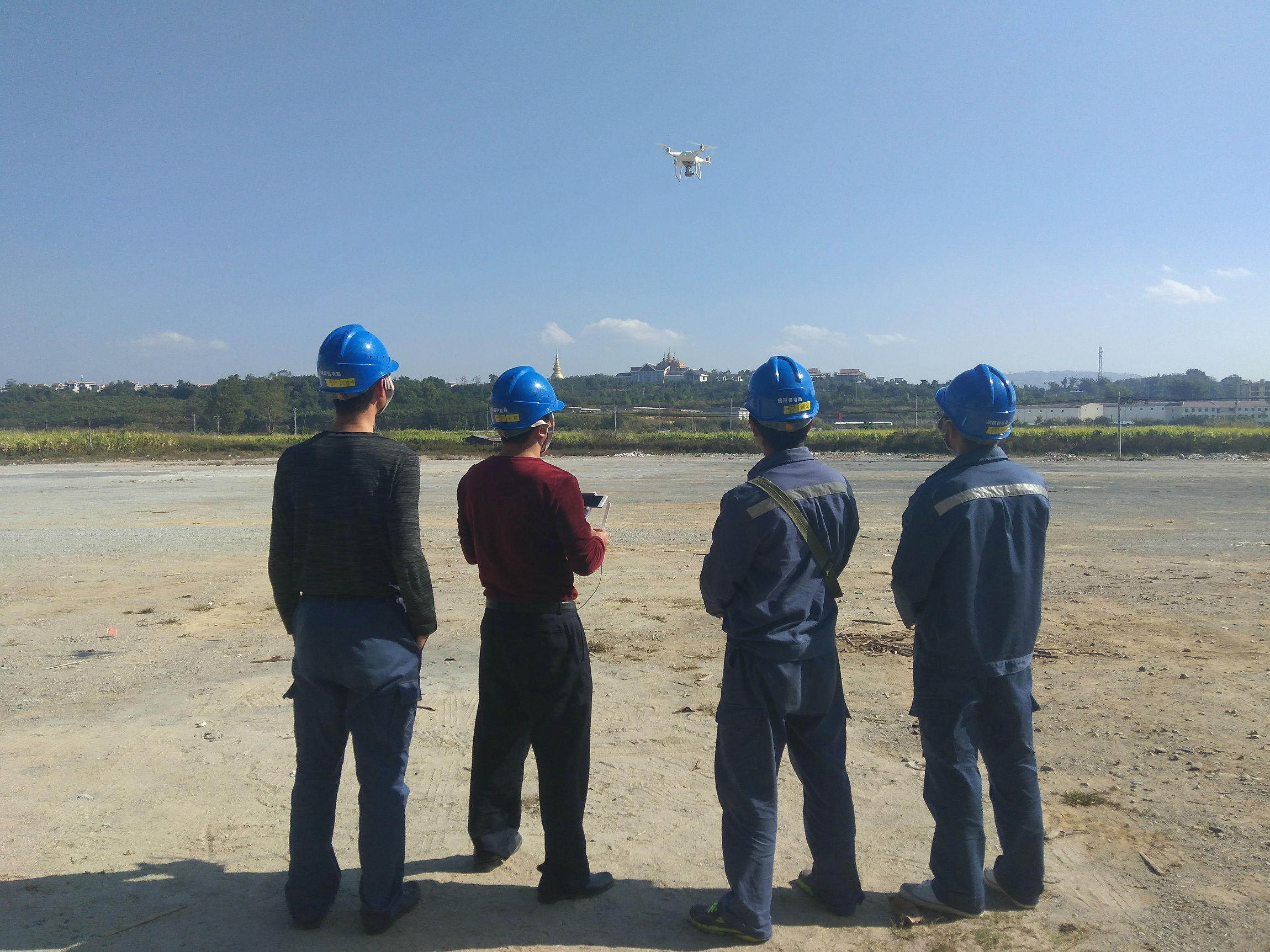 瑞麗供電局開展無人機(jī)培訓(xùn)工作