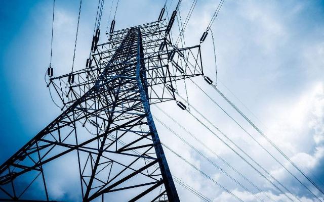 為什么高壓電線沒有絕緣外皮，雨天也不會出現(xiàn)電力故障呢？