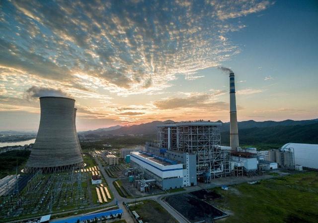 我國的火電廠燃燒一噸的煤礦，能產(chǎn)生多少電量？